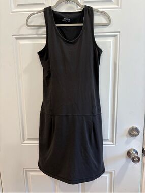 Columbia athletic dress